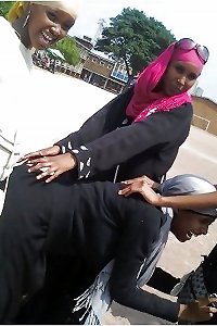 Hijabi lezzies